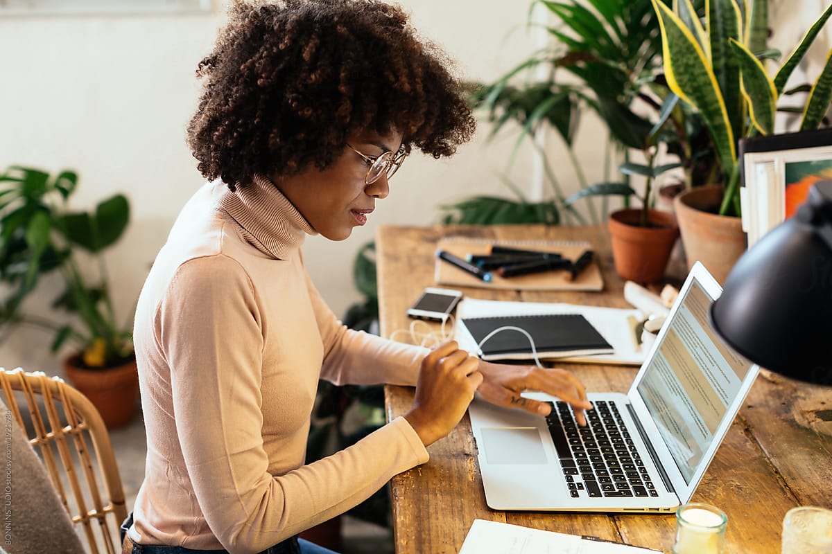 Building a Profitable Social Commerce Strategy: What Every Designer Needs to Know