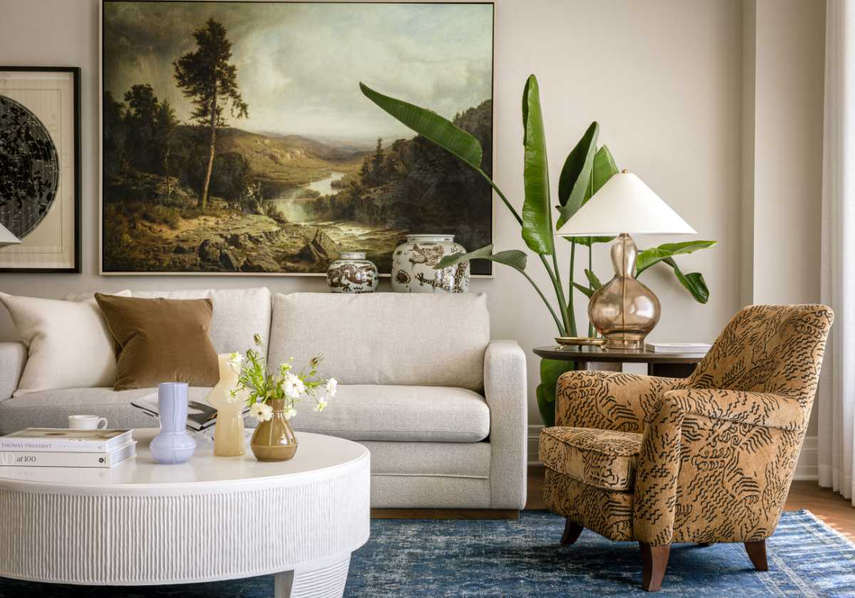 FREDDIE LOUNGE CHAIR