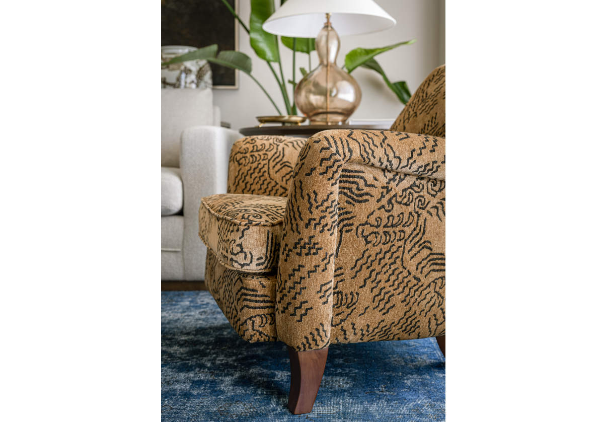 FREDDIE LOUNGE CHAIR