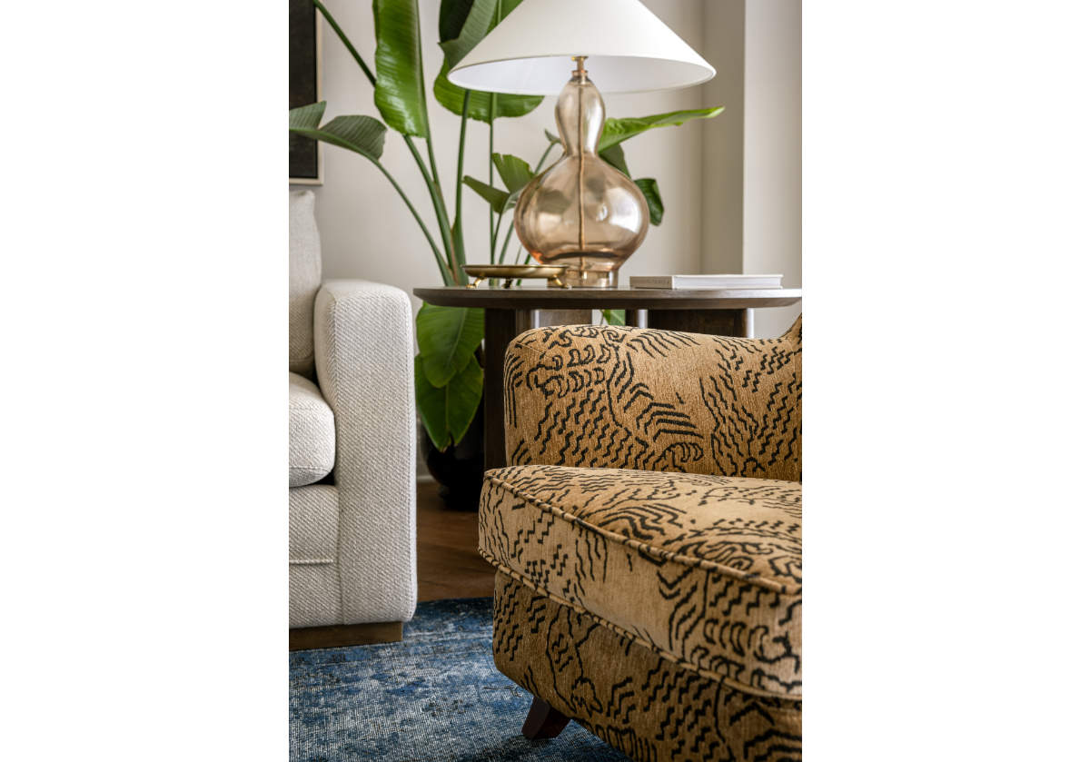 FREDDIE LOUNGE CHAIR