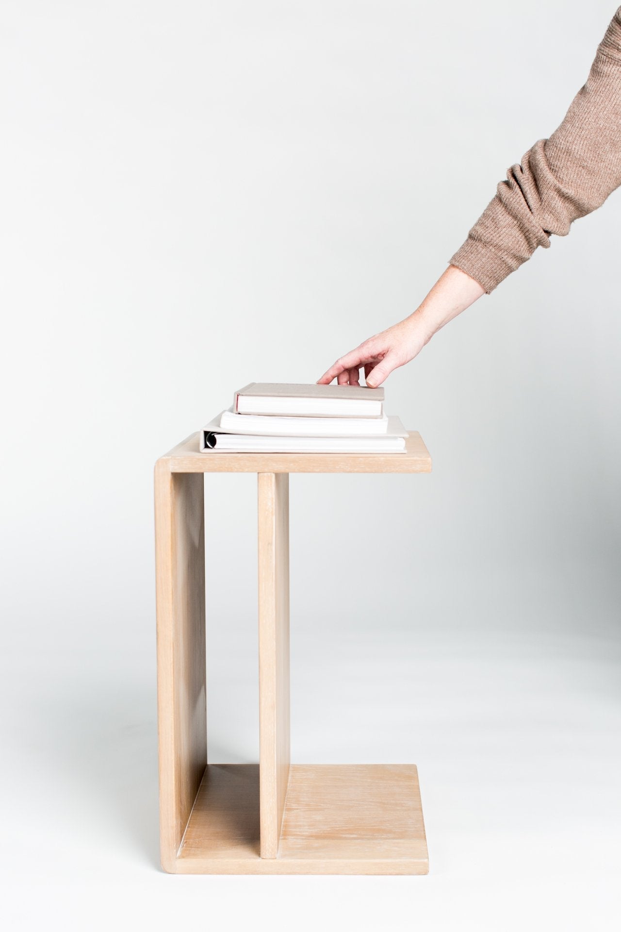 Hiroki Accent Table, White