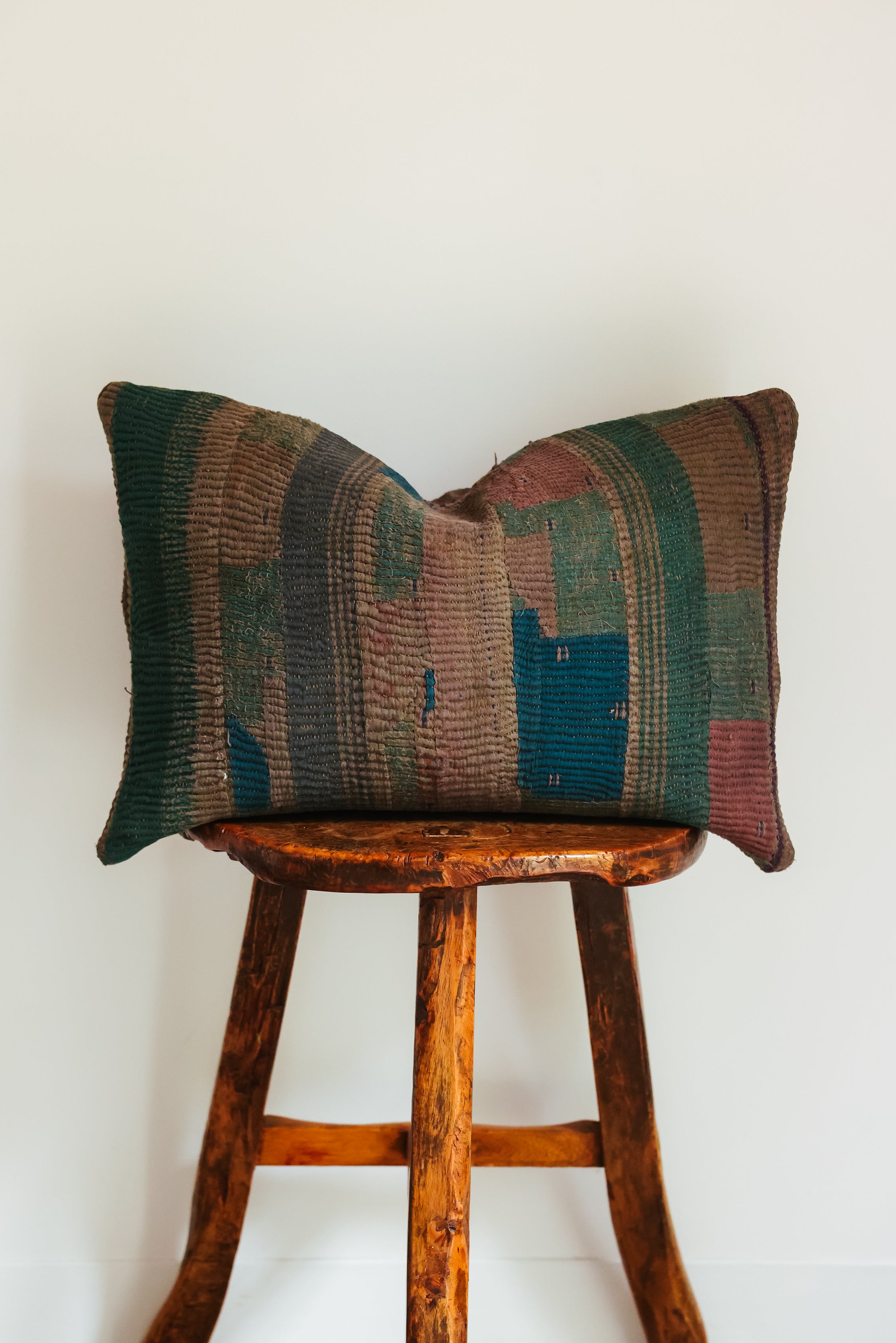 Solomon 14X20 Pillow