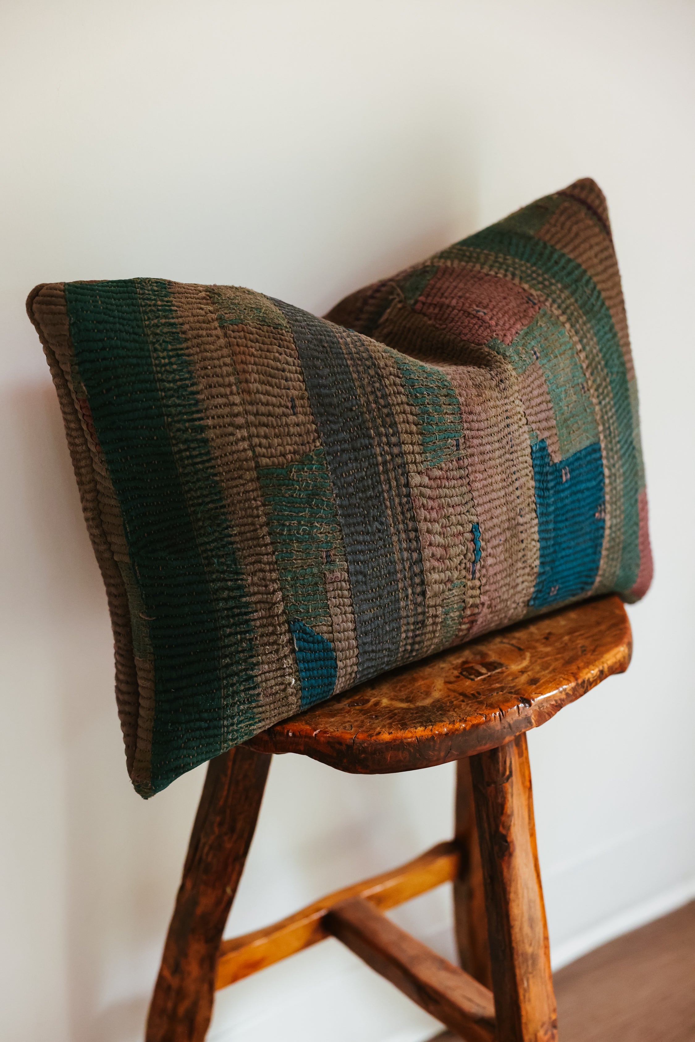 Solomon 14X20 Pillow