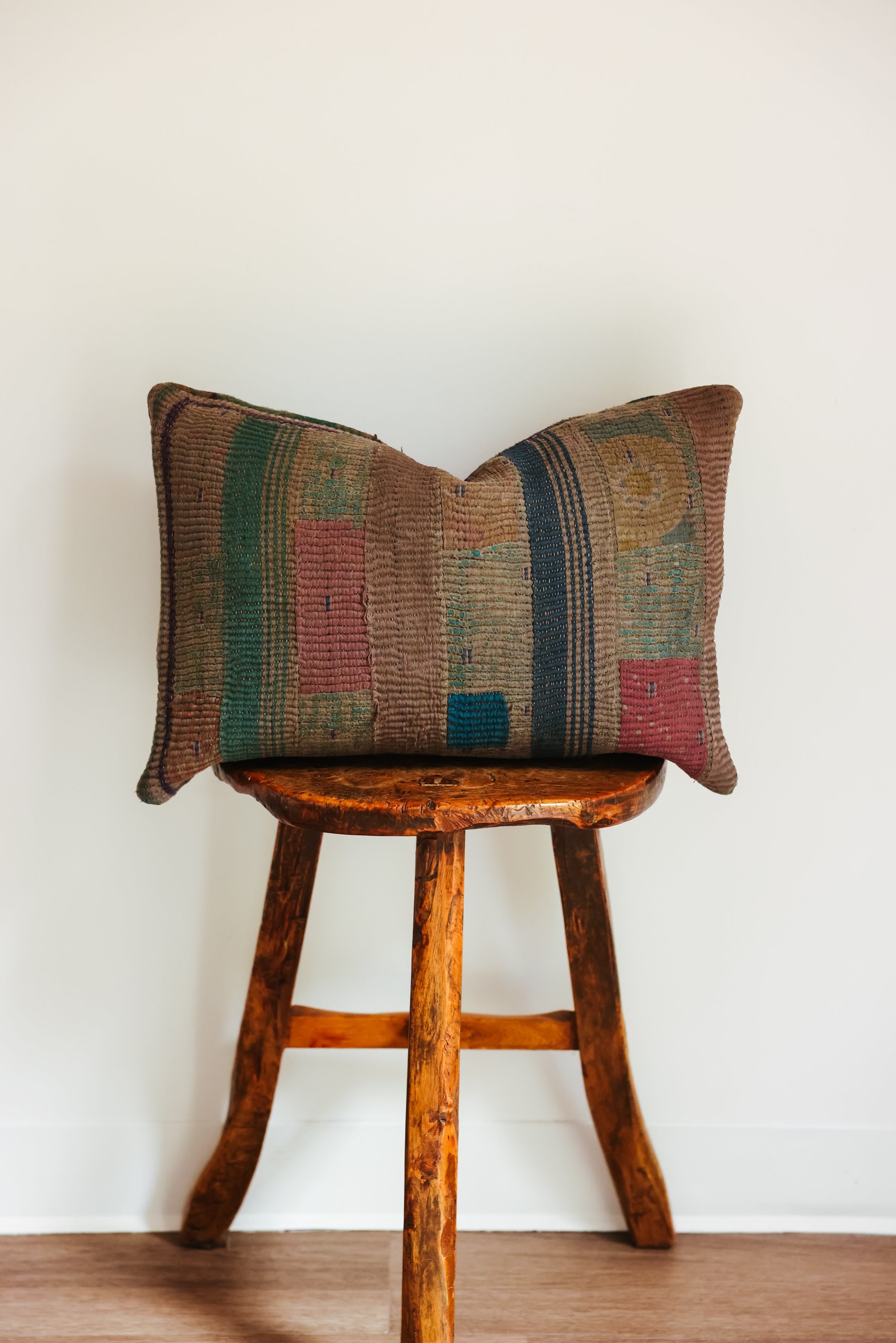 Solomon 14X20 Pillow