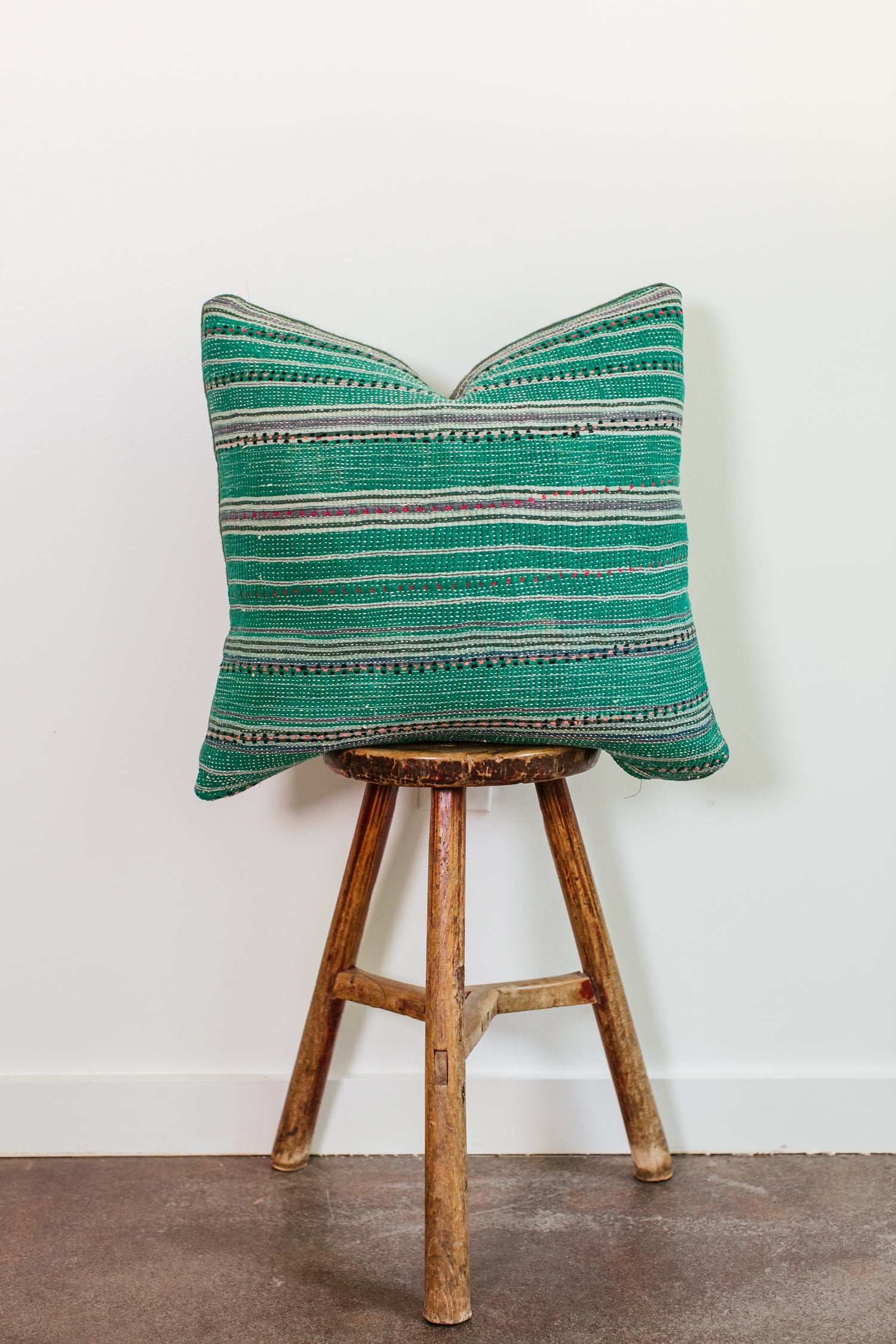 Elowen 22x22 Pillow 1