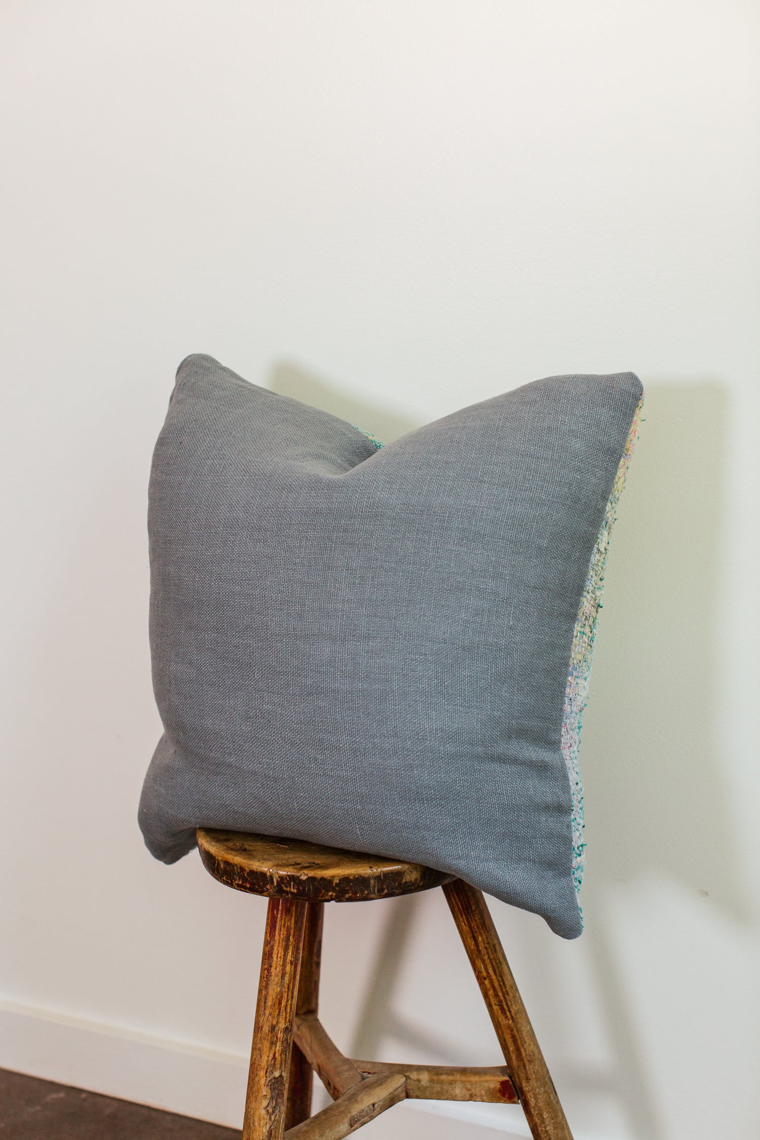 Naya 22X22 Pillow 1