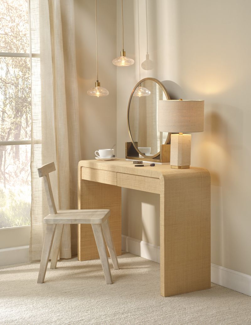 Haisley Table Lamp in Bleached Raffia
