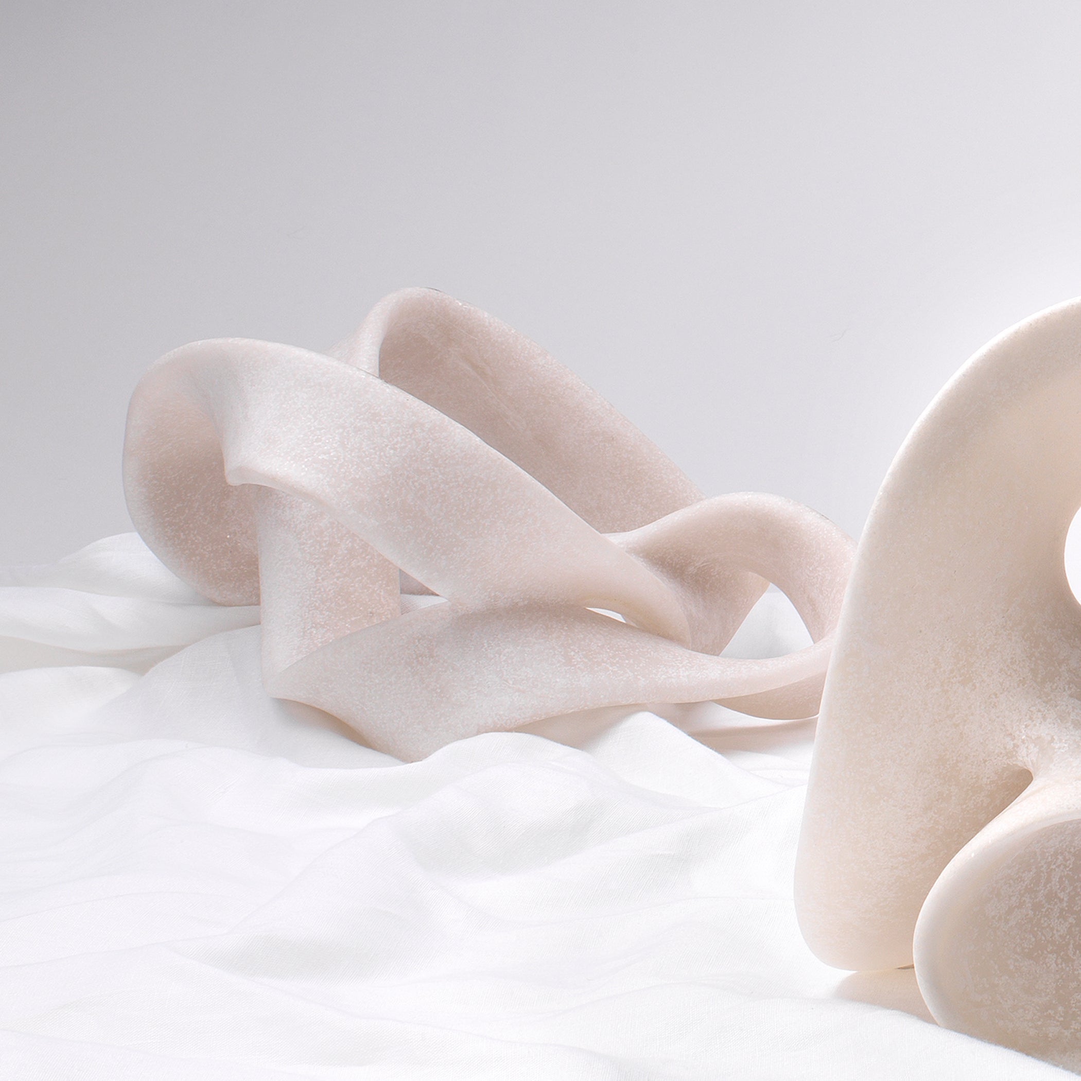Tangled Table Object-White-7TANG-OBW
