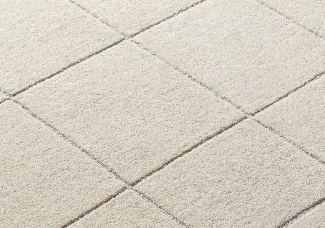 Elegant Grid Hand Tufted Area Rug - 5' x 7'6\