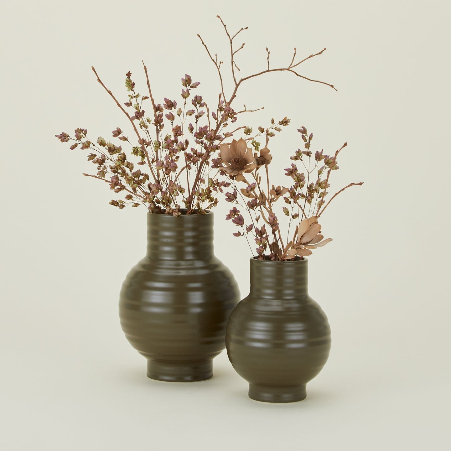 ESSENTIAL CERAMIC VASE - OLIVE