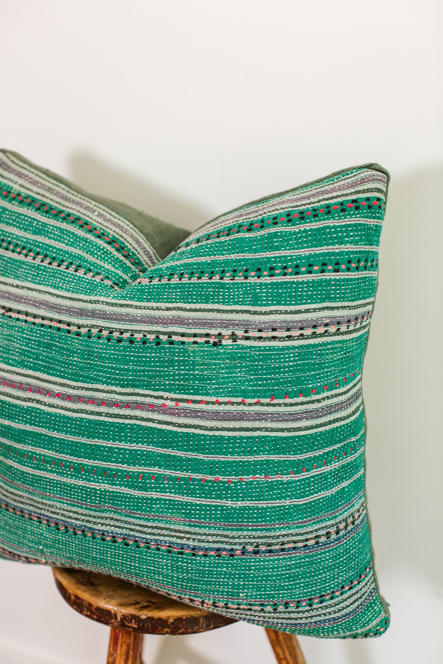 Elowen 22x22 Pillow 1