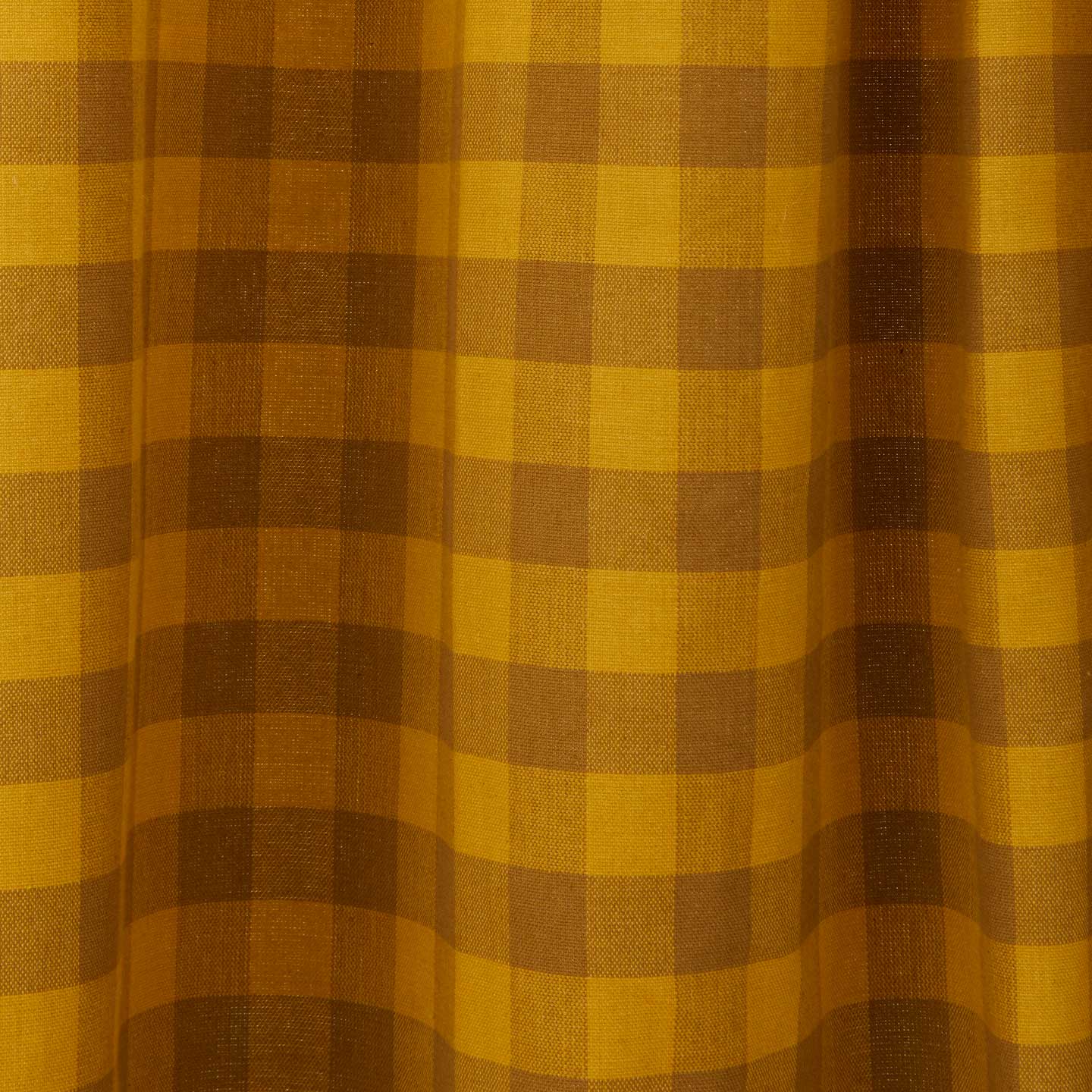 ESSENTIAL GINGHAM SHOWER CURTAIN